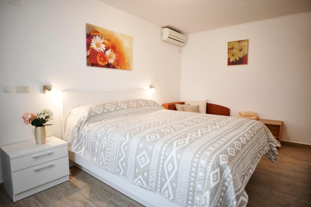 Guesthouse Villa Galovic Brsec Exterior photo