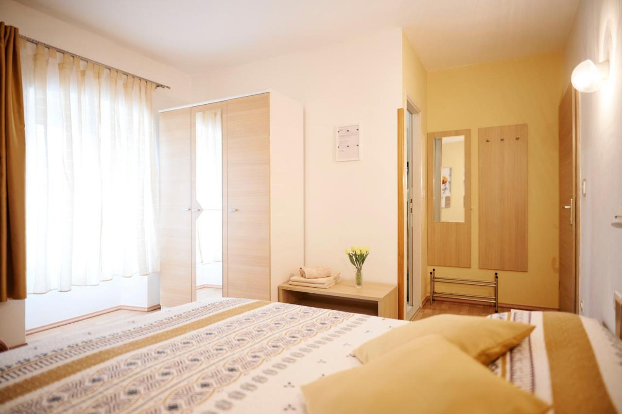 Guesthouse Villa Galovic Brsec Exterior photo